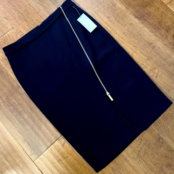 NWT Michael Kors Black Pencil Skirt with Asymmetrical  Zipper - Size 6 - Picture 1 of 11